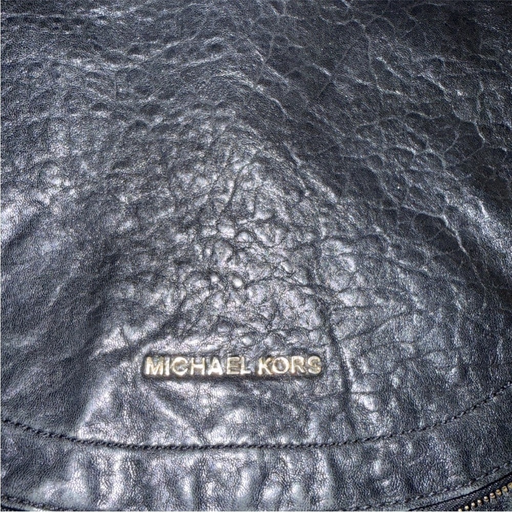 Michael Kors Shiny Black Crossbody Bag - Picture 3 of 7